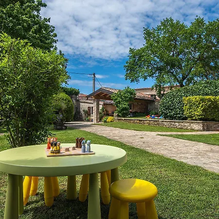 بيت للعطل Sonnige Mit Privatem Pool, Wlan, Klima, Garten Und Grill
